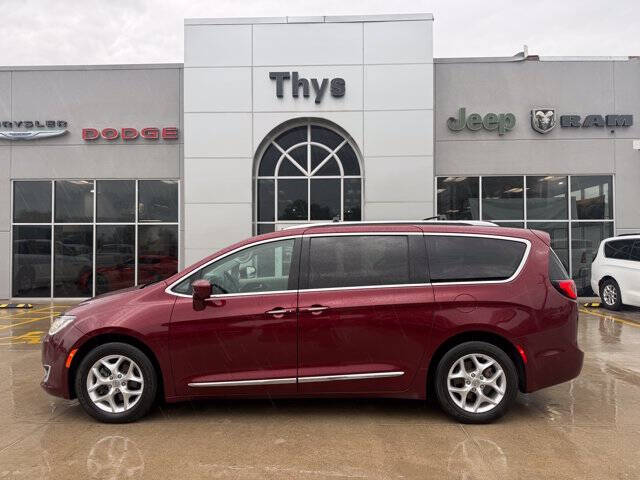 2017 Chrysler Pacifica Touring-L Plus
