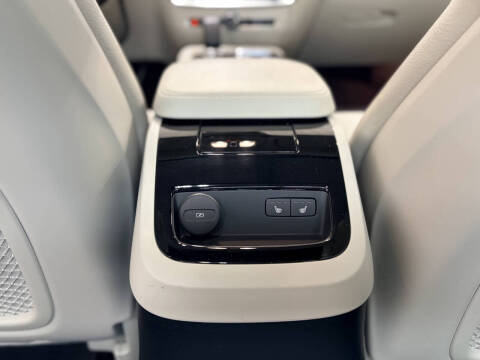 2024 Volvo S60 Recharge T8 Core Dark Theme