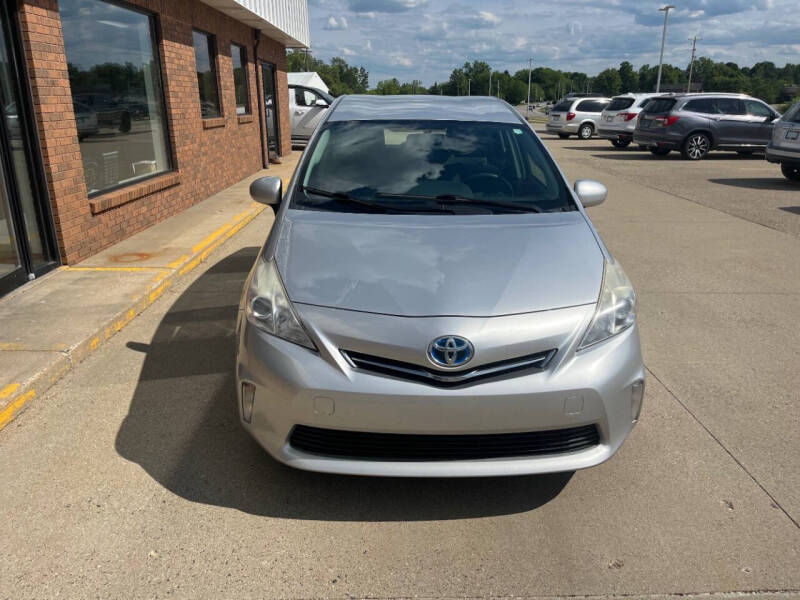 2012 Toyota Prius v Two