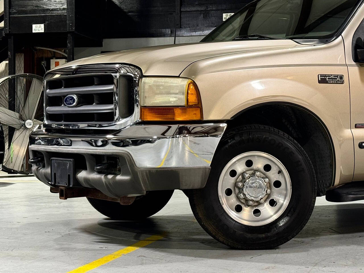 2000 Ford F-250 Super Duty for sale at Carnival Car Company in Victoria, TX