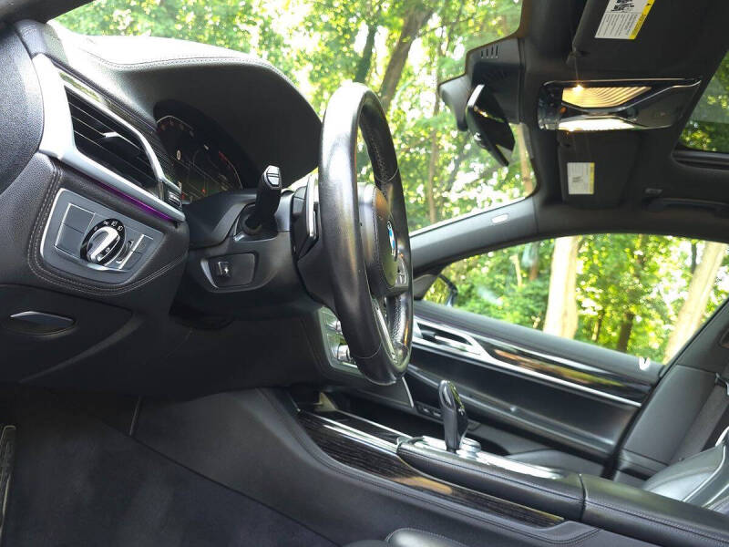 2022 BMW 7 Series 740i xDrive