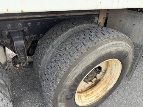 2011 Freightliner M2 106