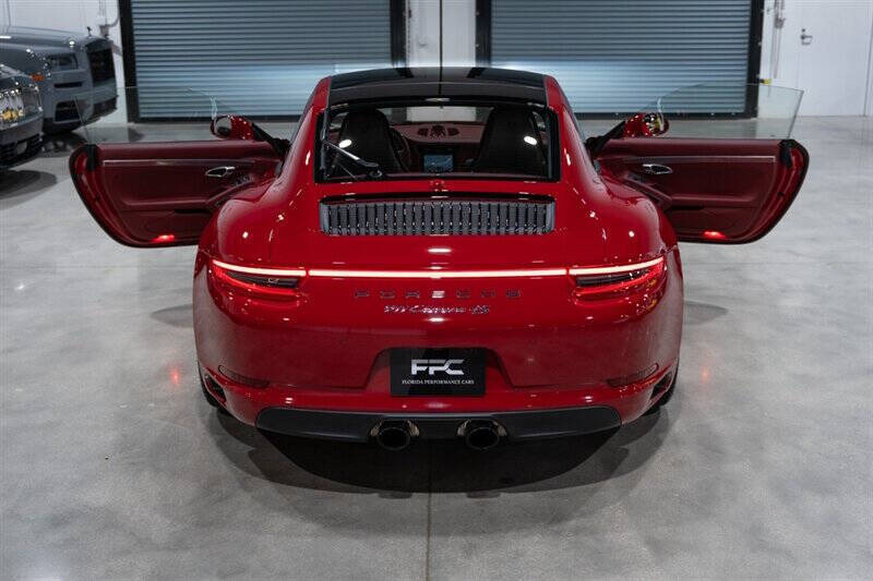2019 Porsche 911 Carrera 4S