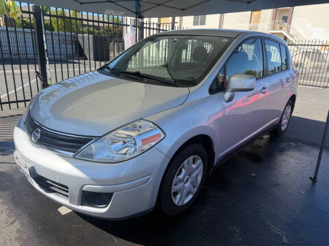 2011 Nissan Versa 1.8 S