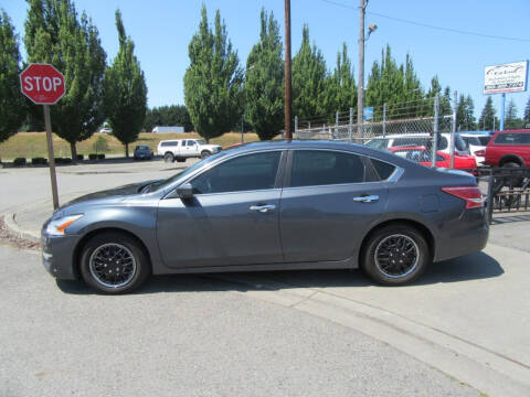 2013 Nissan Altima for sale at Car Link Auto Sales LLC in Marysville WA