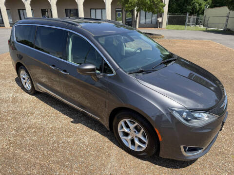 2017 Chrysler Pacifica Touring Plus