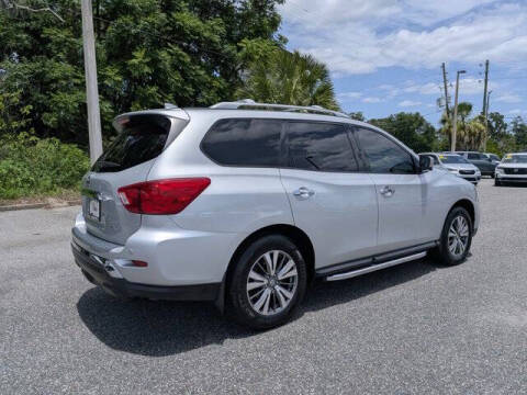 2020 Nissan Pathfinder SL