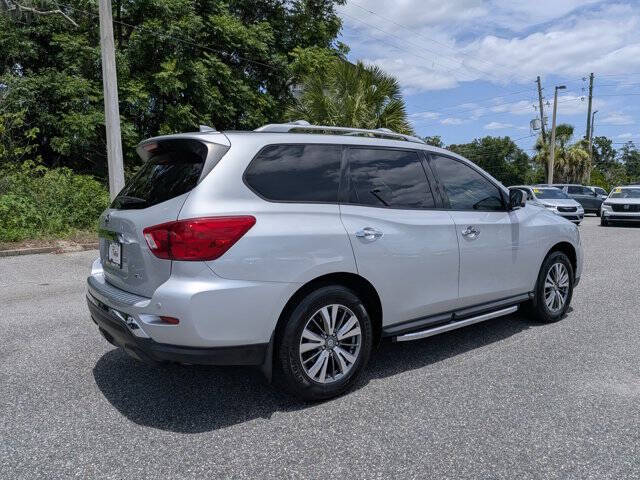 2020 Nissan Pathfinder SL