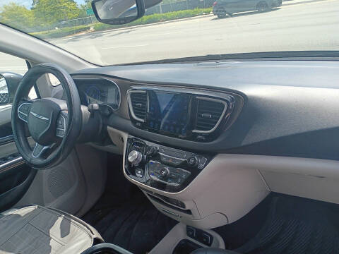 2017 Chrysler Pacifica Touring Plus