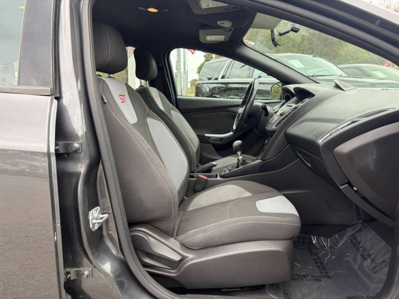 2017 Ford Focus ST