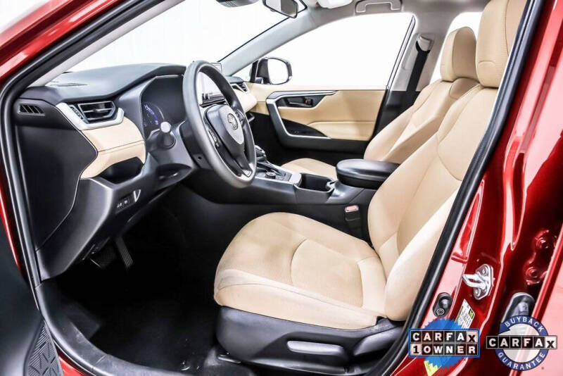 2024 Toyota RAV4 Hybrid LE