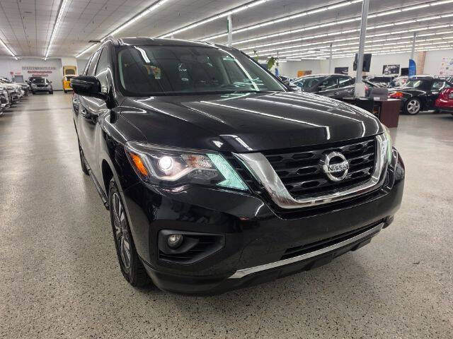 2017 Nissan Pathfinder SV