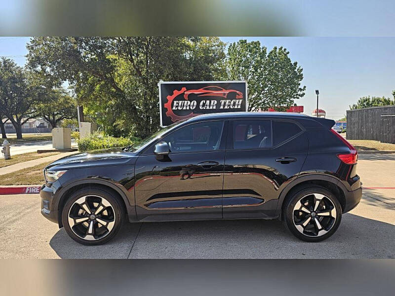 2019 Volvo XC40 T5 Momentum