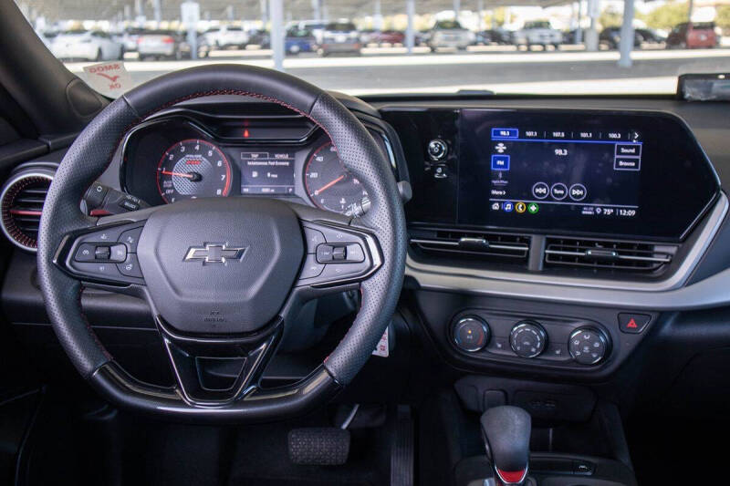 2025 Chevrolet Trax RS