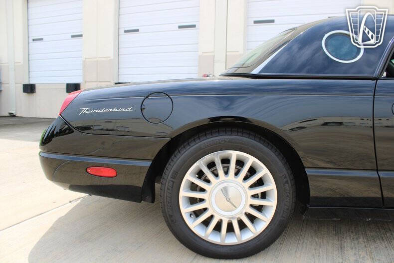 2004 Ford Thunderbird Deluxe