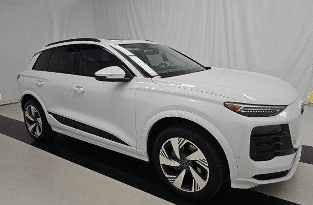 2025 Audi Q6 e-tron quattro Premium Plus