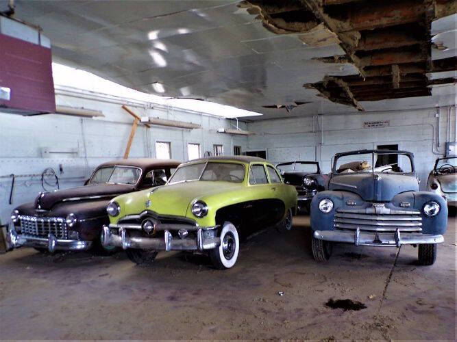 1950 Ford Crestline