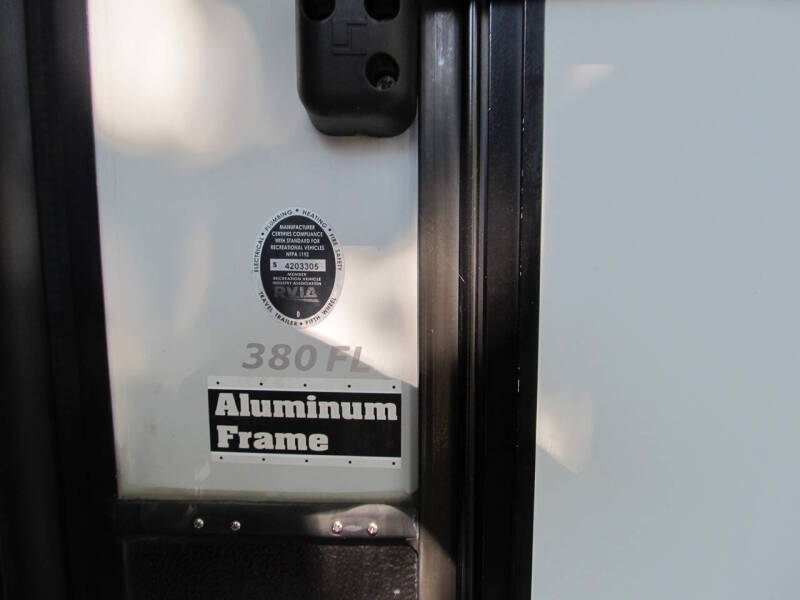 2017 Keystone RV Avalanche