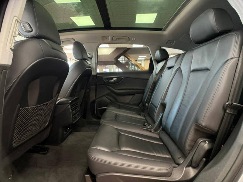 2022 Audi Q7 quattro Premium Plus 55 TFSI