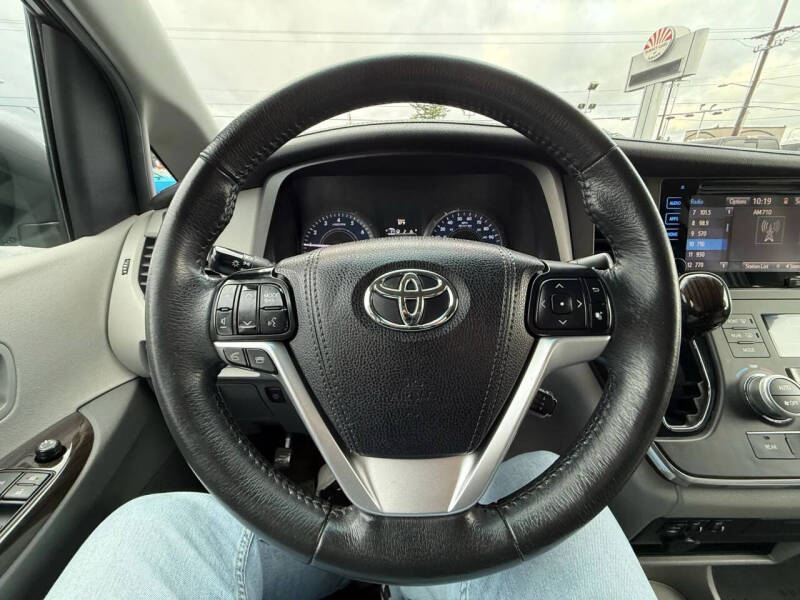 2016 Toyota Sienna