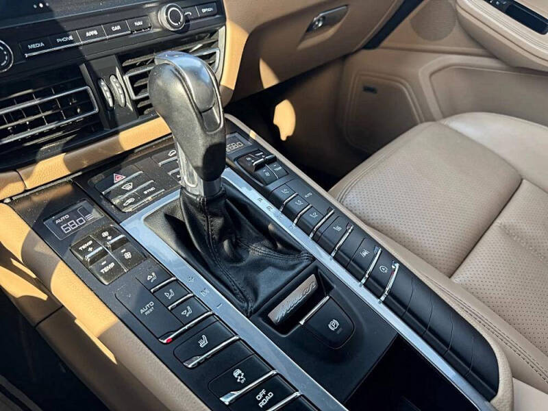 2020 Porsche Macan S