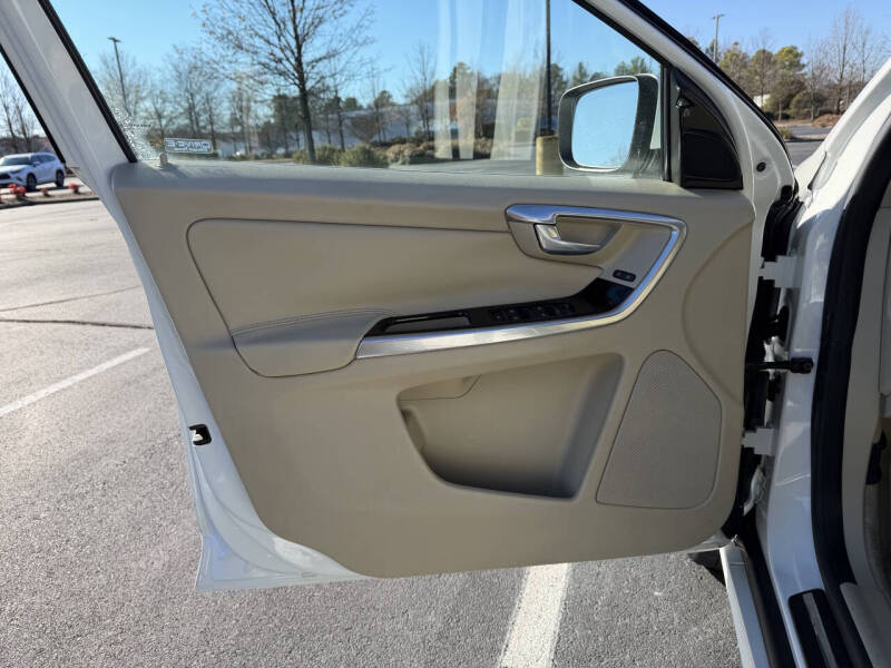 2015 Volvo XC60 T5 Drive-E Premier