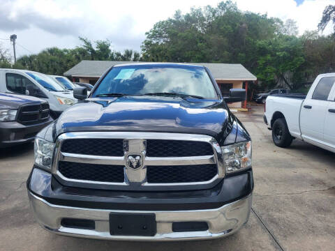 2017 RAM 1500 SLT