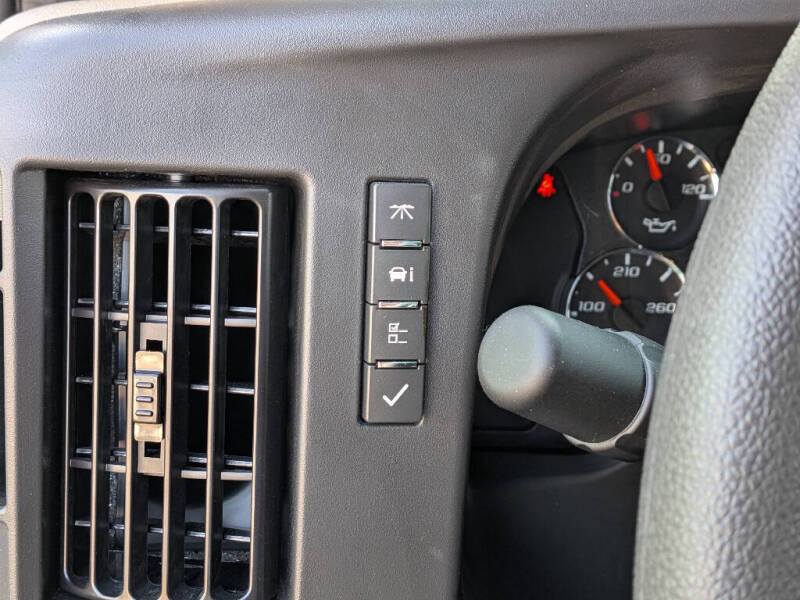 2025 Chevrolet Express 2500
