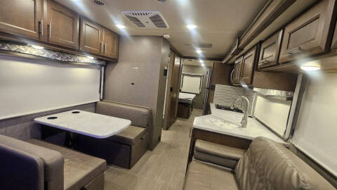 2021 Thor Motor Coach Magnitude