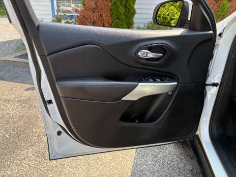 2018 Jeep Cherokee Latitude Plus