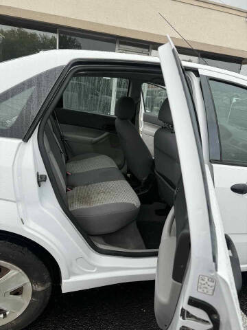 2007 Ford Focus ZX4 S