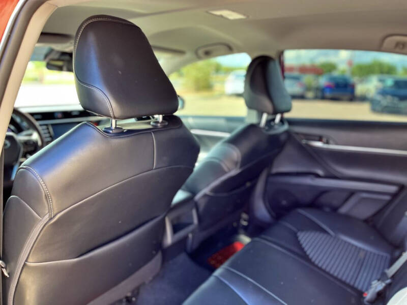 2020 Toyota Camry SE