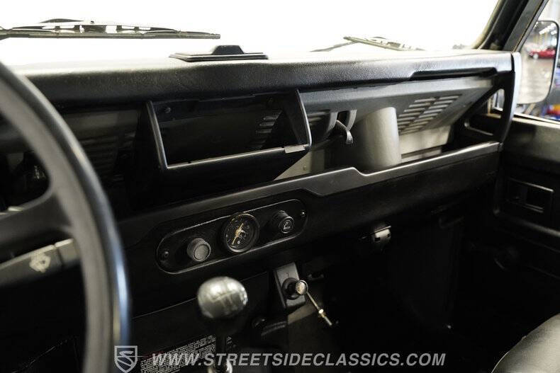 1987 Land Rover Defender