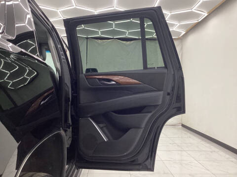 2017 Cadillac Escalade Luxury