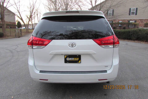 2012 Toyota Sienna LE 8-Passenger