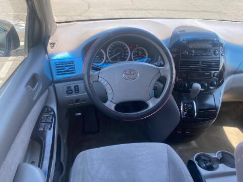 2005 Toyota Sienna