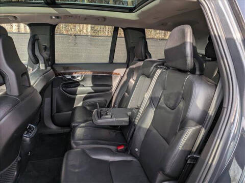 2016 Volvo XC90 T6 Momentum