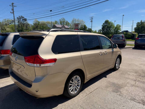 2012 Toyota Sienna XLE 8-Passenger