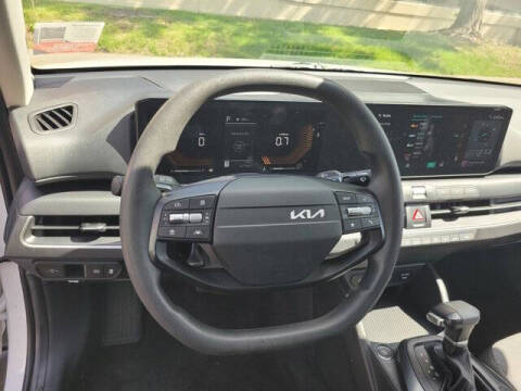 2025 Kia K4 LX