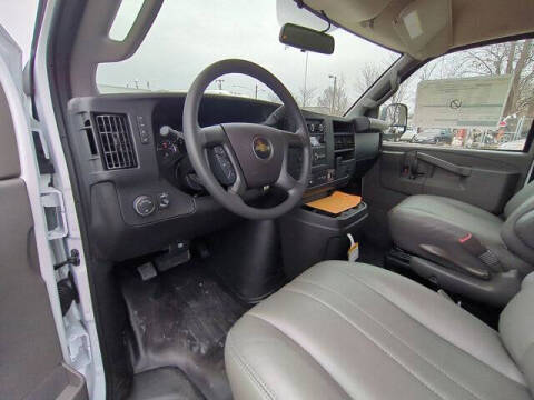 2025 Chevrolet Express 2500