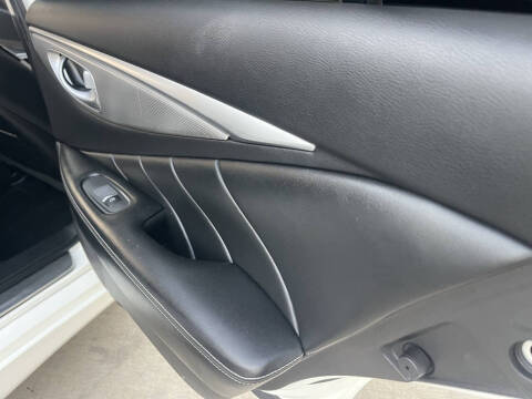 2015 Infiniti Q50 Premium