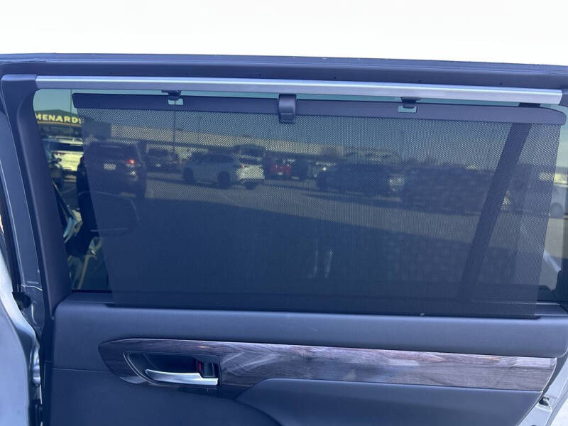 2025 Toyota Highlander Hybrid Platinum