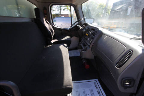 2015 Freightliner M2 106