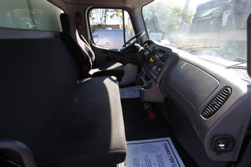 2015 Freightliner M2 106