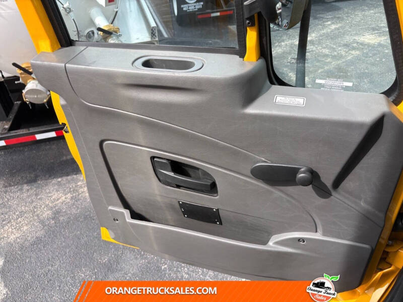 2019 International DuraStar 4300