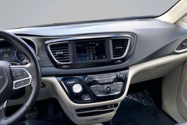 2020 Chrysler Pacifica Touring L