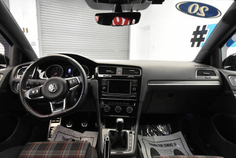 2020 Volkswagen Golf GTI SE