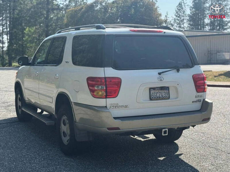 2003 Toyota Sequoia SR5