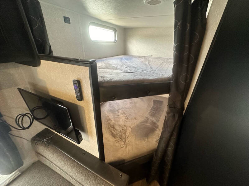 2022 FOR RENT!!!  2022 Forest River Greywolf  26DJSE