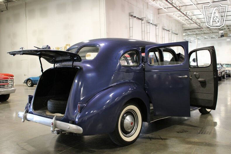 1939 Packard Six